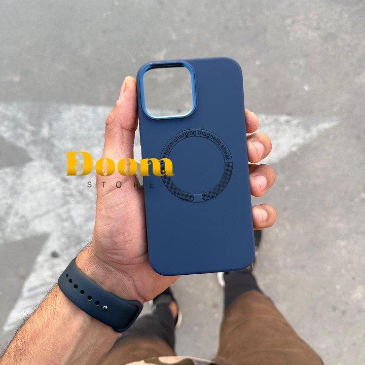 Rubber Magsafe case with metal buttons and camera frame