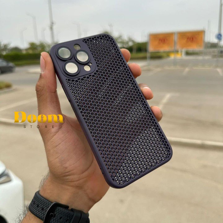 Dotted hard case with camera protection