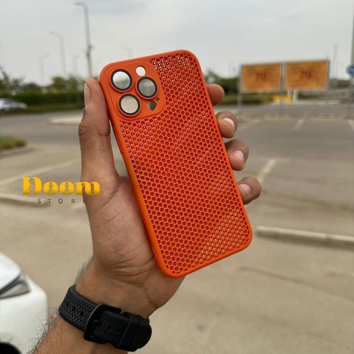 Dotted hard case with camera protection