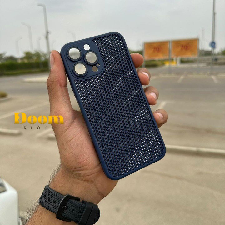 Dotted hard case with camera protection