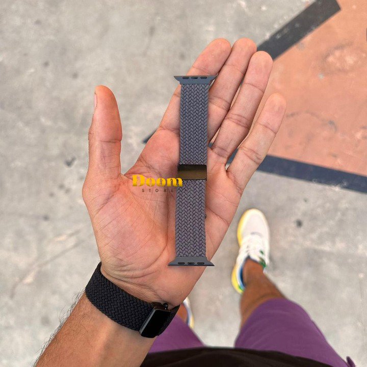 Fabric stretching apple watch strap with magnatic adjustable lock