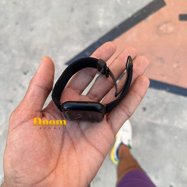 Fabric stretching apple watch strap with magnatic adjustable lock