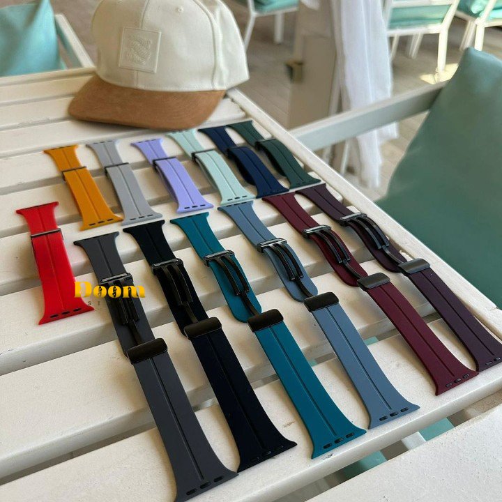 Rubber watch band with magnatic lock