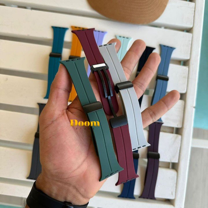 Rubber watch band with magnatic lock