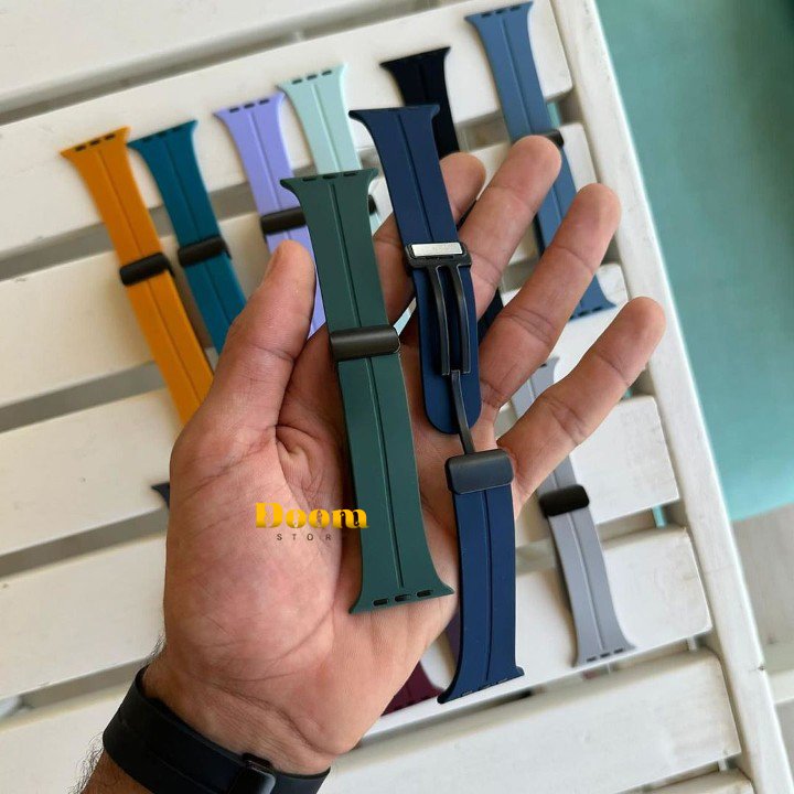 Rubber watch band with magnatic lock